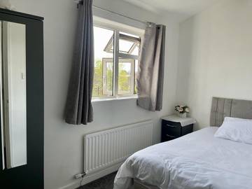 Holiday Rental for 5 People in Coventry, Heart of England, Photo 4