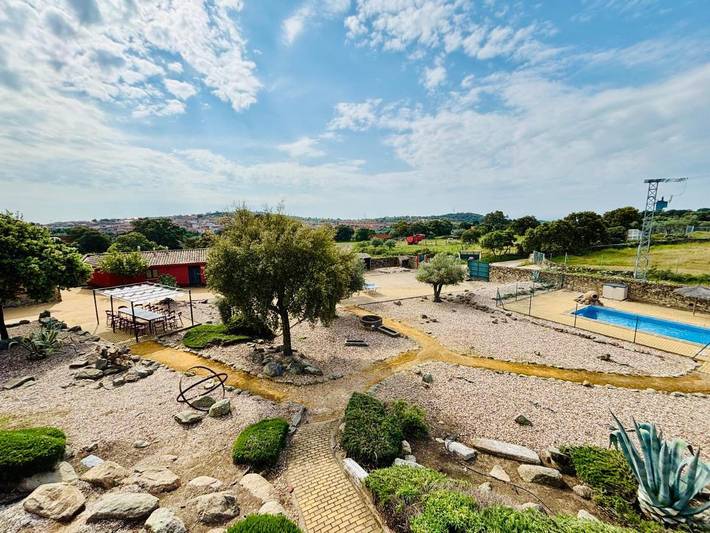 Casa rural para 26 personas, con Balcón y Terraza además de Jardín y Piscina en Sotillo de las Palomas - 2