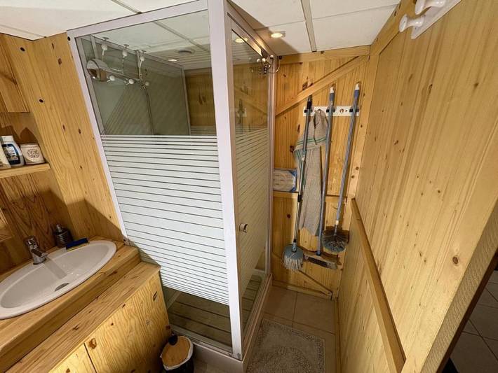 Gîte pour 3 personnes, avec vue sur le lac à Villeneuve-le-Roi - 2