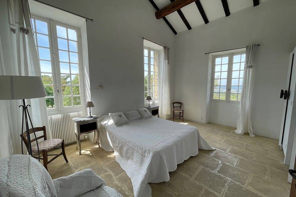 Domaine de la Gaille cottage pour 5 pers, Parc de 33 Ha, Très Grande Piscine in Saumane-de-Vaucluse, Vaucluse