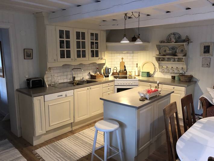 Location de vacances pour 7 personnes, avec sauna et vue sur le lac ainsi que jardin et terrasse, animaux acceptés dans Uppsala - 3