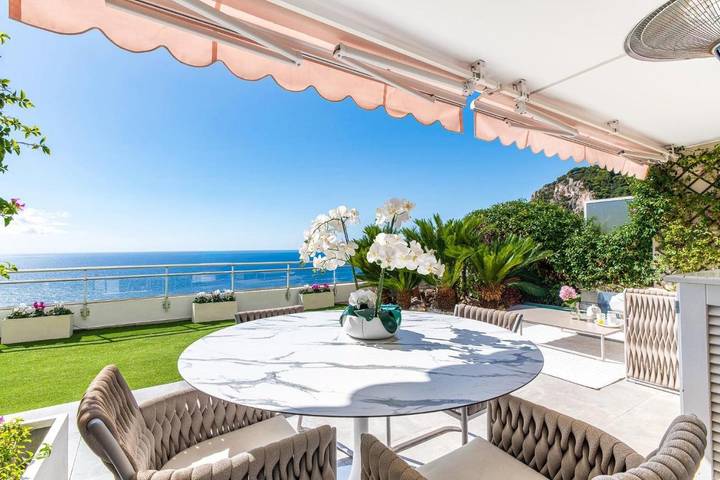 Apartament wakacyjny dla 4 osób, z Jacuzzi i Taras oraz Ogród i Basen w Monako