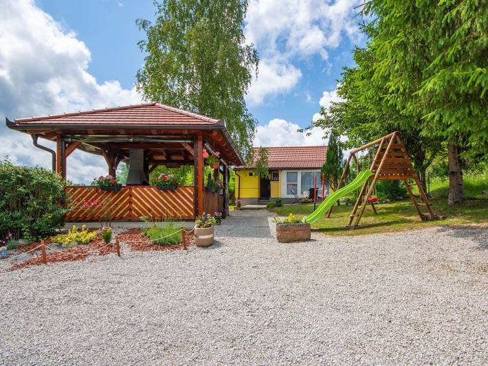 Vakantiehuis voor 4 personen, with terras and sauna as well as tuin - 1