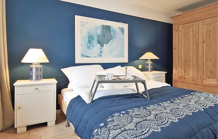 Ganze Ferienwohnung, Gemütliches 2BR Apartment mit Parkplatz, TV, Garten & Internet - 100m zum Strand, 500m zu Louisas Heimatküche in Badestrand Dagebüll, Dagebüll