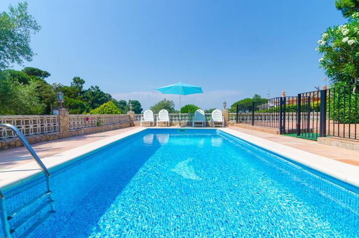 Casa rural para 8 personas, con jardín en Massanet de la Selva - 2