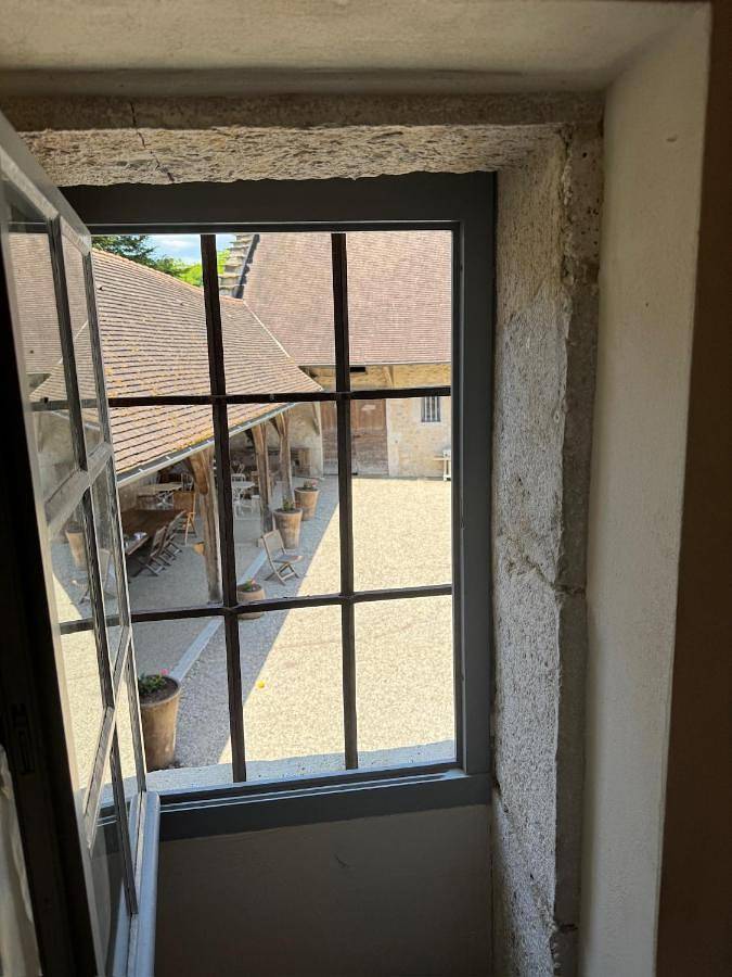 Chambres d'hôtes dans Manoir du Xveme in Chazey-Bons, Belley