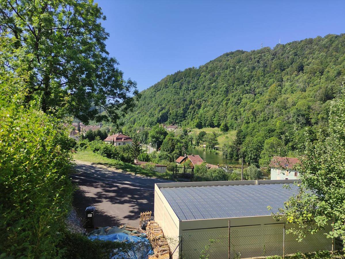 Two-Bedroom House in Saint-Hippolyte (Doubs), Jura Francais