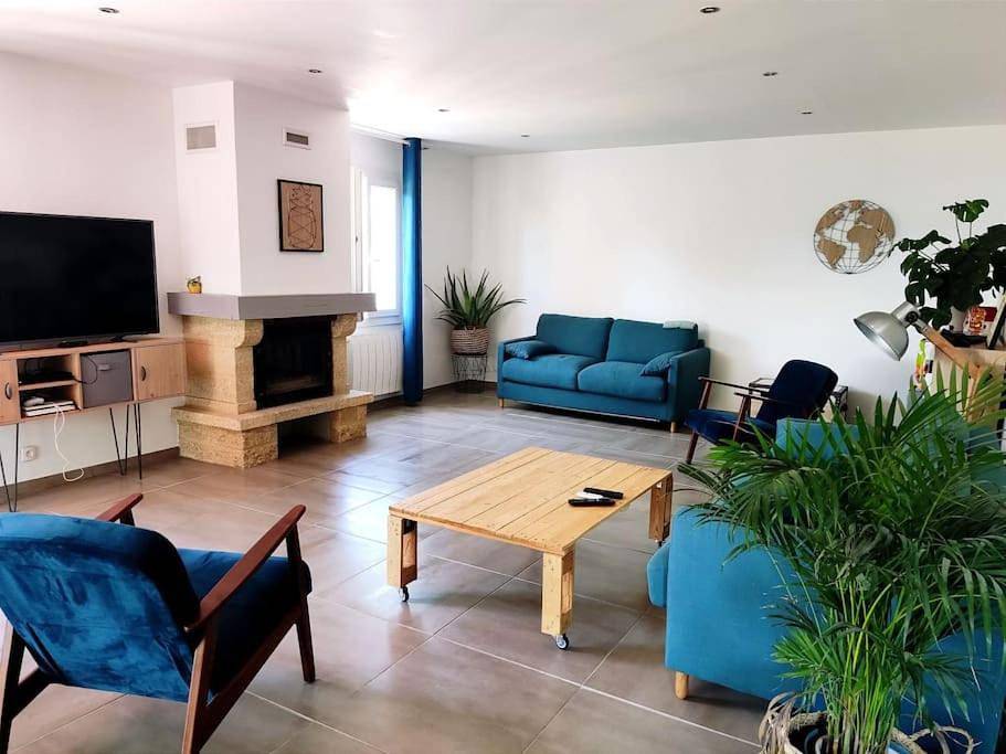 Three-Bedroom Villa in Sausset-les-Pins, Côte méditerranéenne (France)