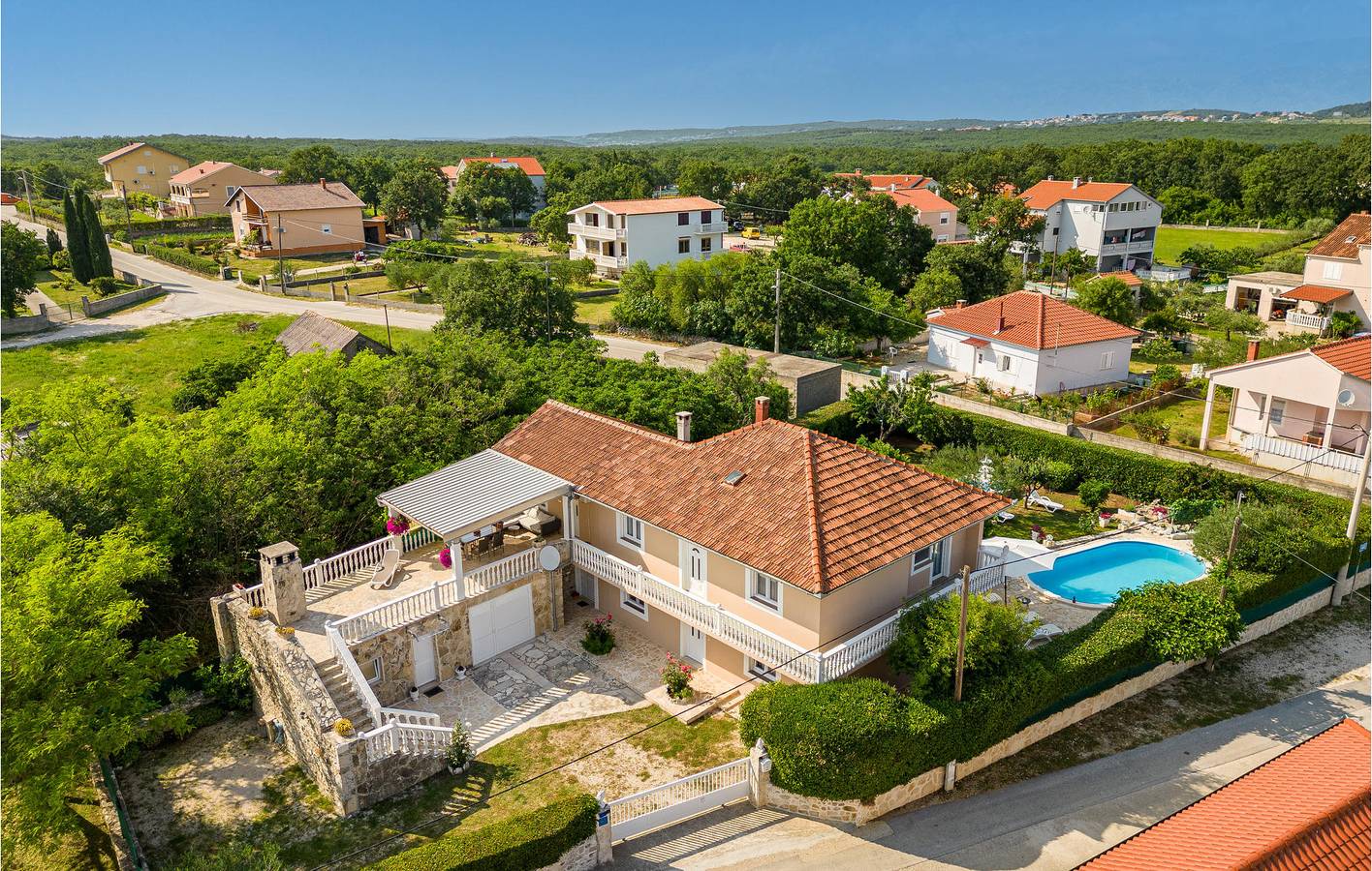 Ferienhaus für 8 Personen mit Terrasse in Poličnik, Zadar