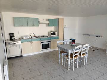 Gîte pour 2 personnes, avec terrasse ainsi que piscine et jardin au Parc Naturel Régional du Marais poitevin