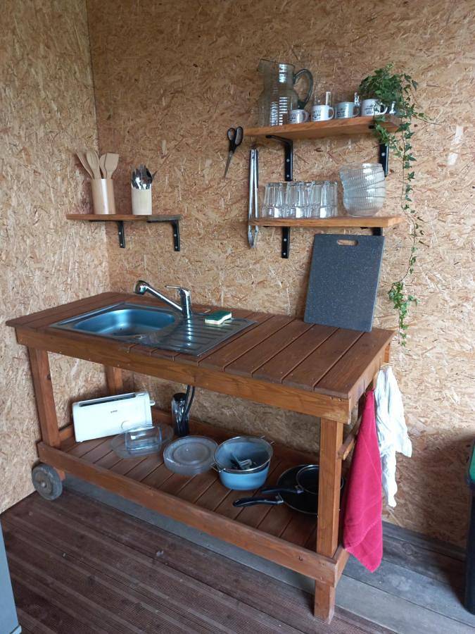 Tente pour 4 personnes, avec jardin ainsi que terrasse et vue dans Allier - 2