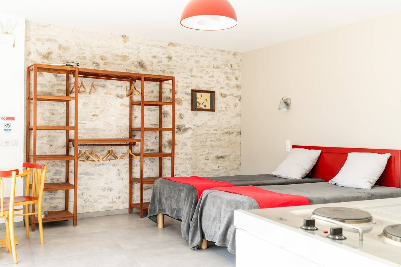 Ganzes Studio, „Studio L’Erdre am Mühlenbach“ mit privater Terrasse, Gemeinschaftsgarten und Wlan in Joué-sur-Erdre, Loire-Tal