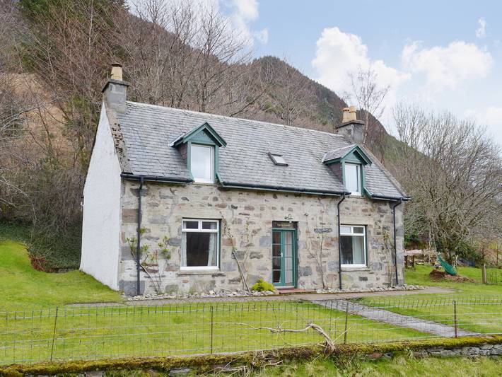 Log cabin for 6 people, with garden the Highlands