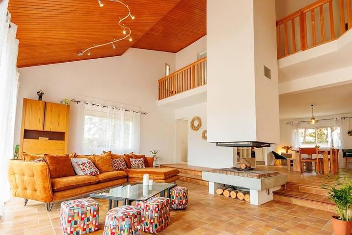 Maison de vacances pour 10 personnes, avec Balcon et Terrasse ainsi que Jardin et Piscine