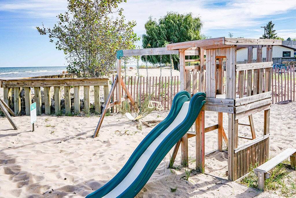 Beachfront cottage on Lake Huron in Iosco County