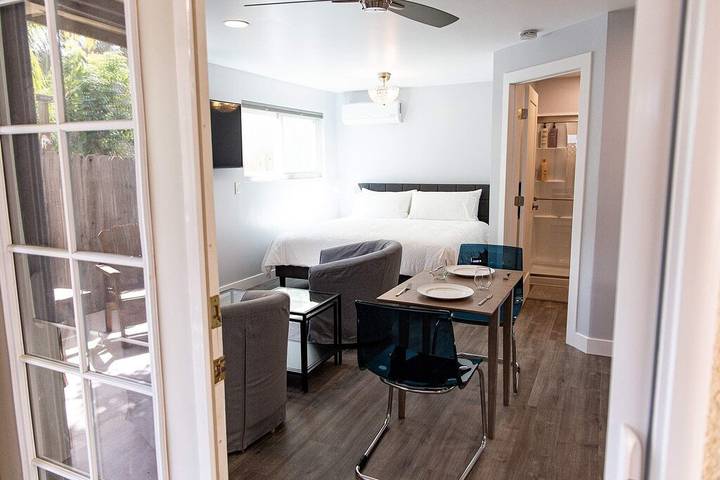 Apartment for 2 people, with balcony and yard in San Diego