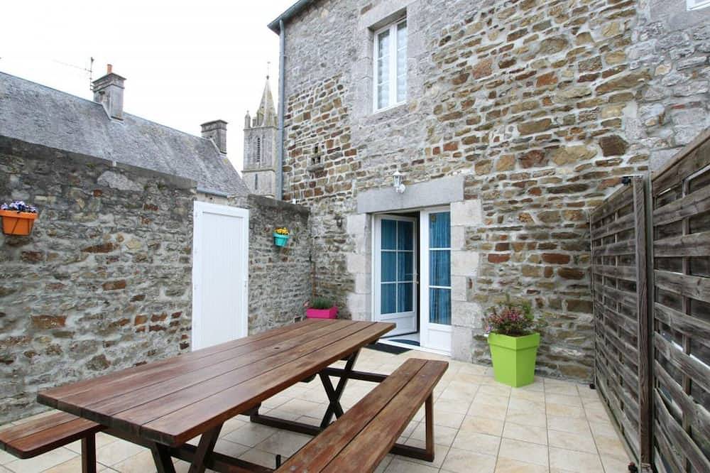 Casa acogedora cerca de la playa con terraza, barbacoa y Wifi. Ideal para familias. in Hauteville-sur-Mer, Coutances y alrededores