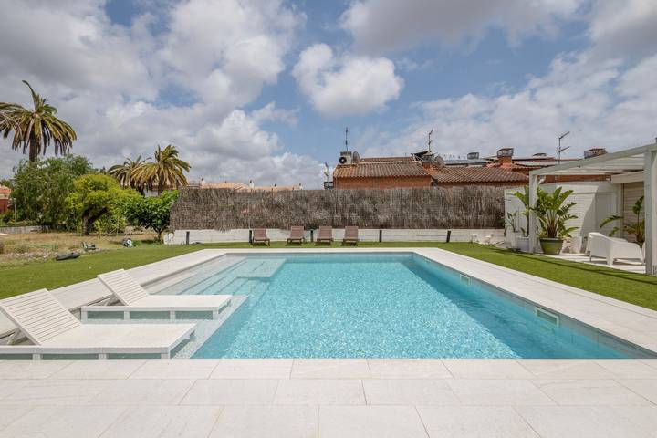 Luxuriöse Villa nahe Sitges – Historische Masía mit Meerblick und Garten in Sant Pere de Ribes, Garraf