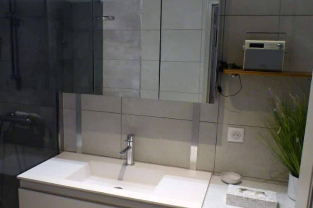 Ganze Wohnung, Appt T2 Gulf Juan Estivaliere Das 3 * Tourismus Terrasse 15 m2 Parkplatz in Golfe-Juan, Vallauris