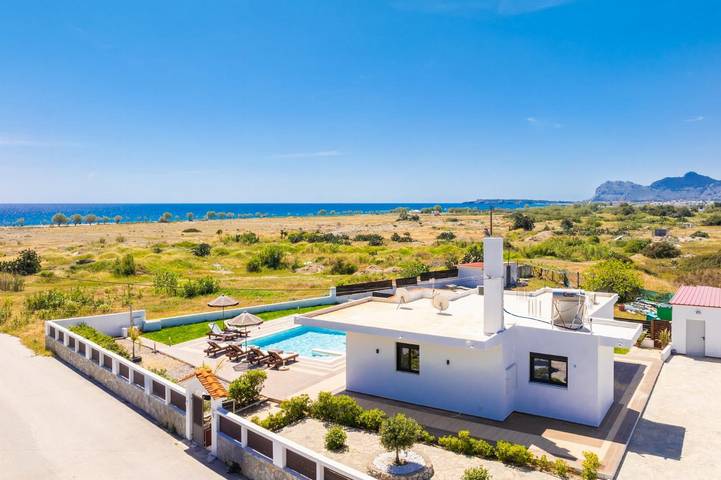 Ferienhaus für 6 Personen, mit Terrasse und Garten in Afantou