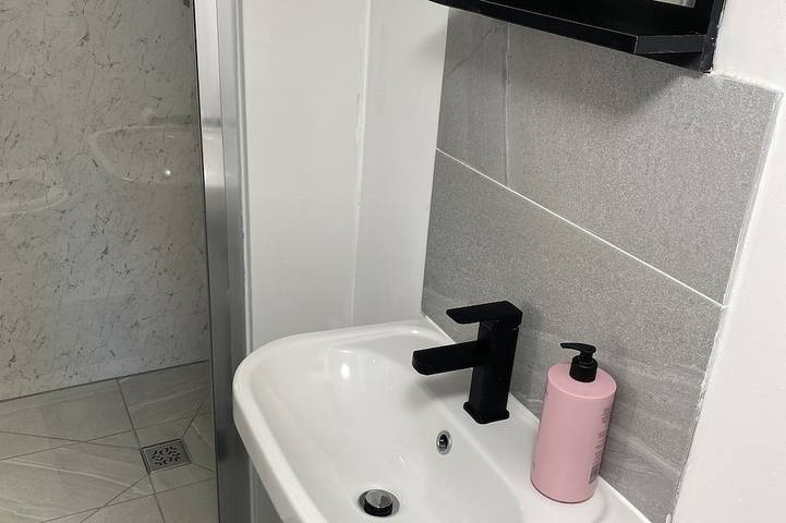 Modern Cosy Room Close to city centre Free Parking in Manchester, Grand Manchester
