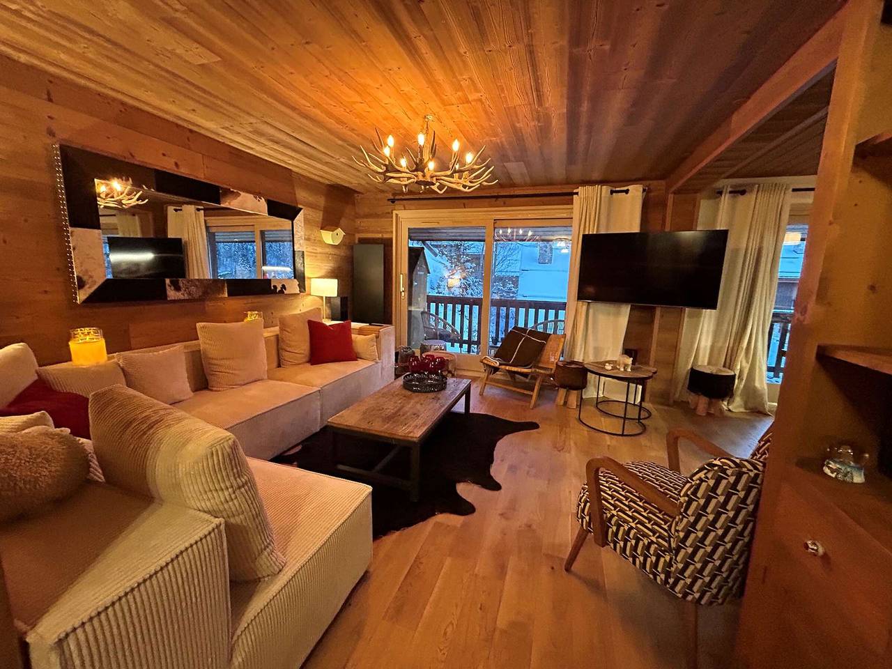 Appartement entier, Grand appartement contemporain 10 pers, proche pistes et centre, ascenseur et Wifi inclus in Méribel, Les Allues