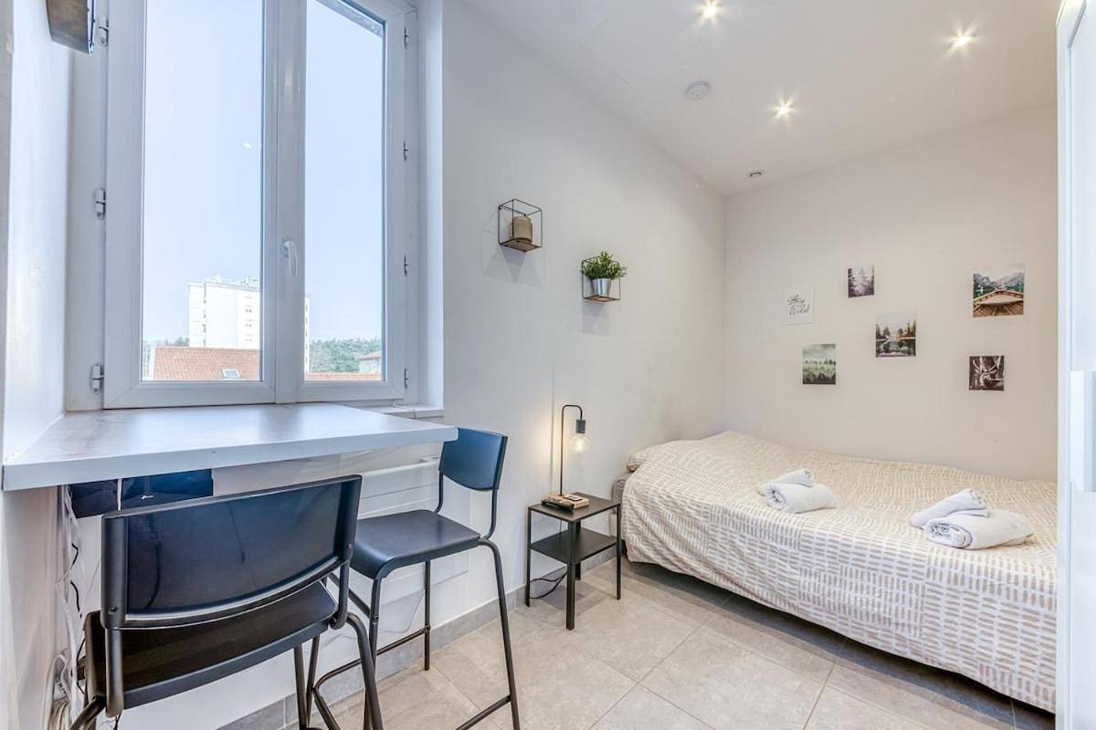 Appartement entier, Studio Le Saphir Neuf & Cosy - Gare Parilly in Vénissieux, Lyon et ses environs