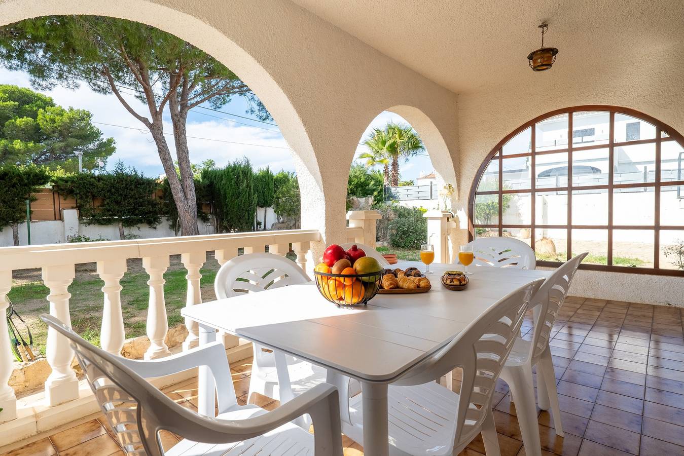 Villa 'Masia Llacuna' con piscina privada, terraza privada y Wi-Fi in Les Tres Cales, Tierras del Ebro