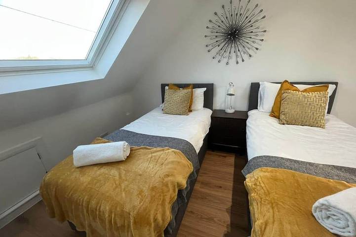 Woodfield Cottage, 3Br, Free Wifi, parking, Close to Gatwick in Crawley, Sussex de l'Ouest