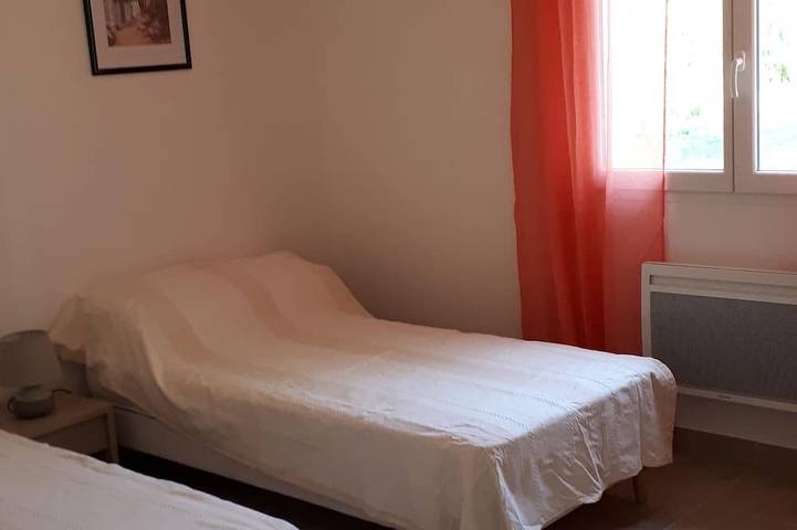 Location de vacances pour 6 personnes, avec terrasse et jardin à Montluel - 3