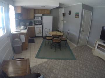 Vacation House for 6 Guests in Lake of the Ozarks, Ozark Mountains, Picture 2