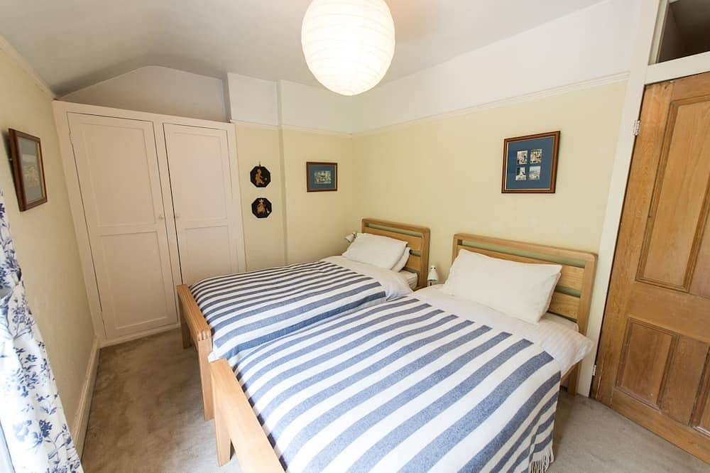 Entire apartment, Glorious Views And Elegant Comfort In One Of North Wales's Best Kept Secrets. in Deganwy, Conwy region