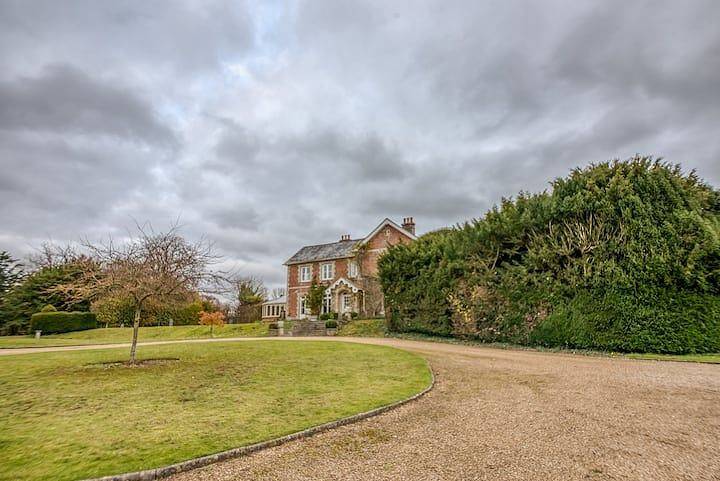 Manor for 16 people in Dorset