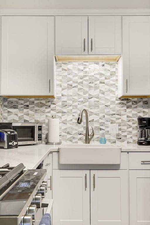 Walk to Falls / Close to Everything / Fenced Backyard in Minneapolis, Twin Cities