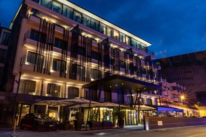 Hôtel pour 2 personnes, avec vue sur le lac et vue ainsi que terrasse et sauna, animaux acceptés à Campione d'Italia