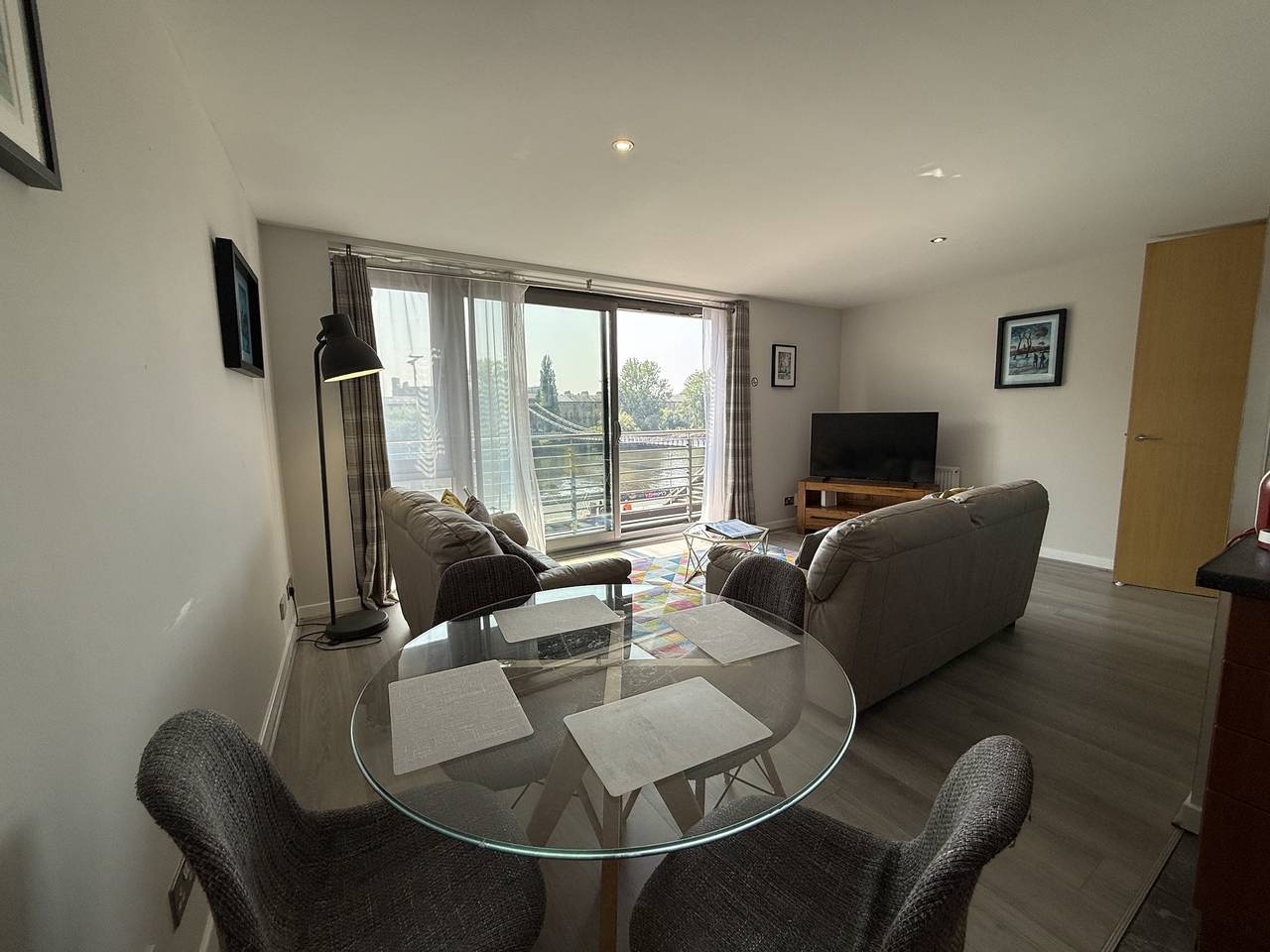 Entire apartment, Clyde Waterfront Two Bedroom Apartment in Glasgow, Greater Glasgow and Clyde Valley