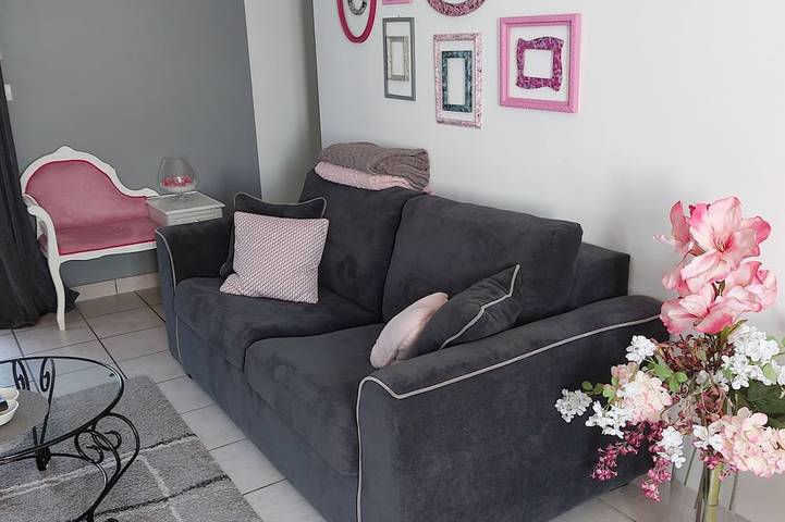 Gîte pour 2 personnes, avec jardin à Saint-Romain-de-Jalionas