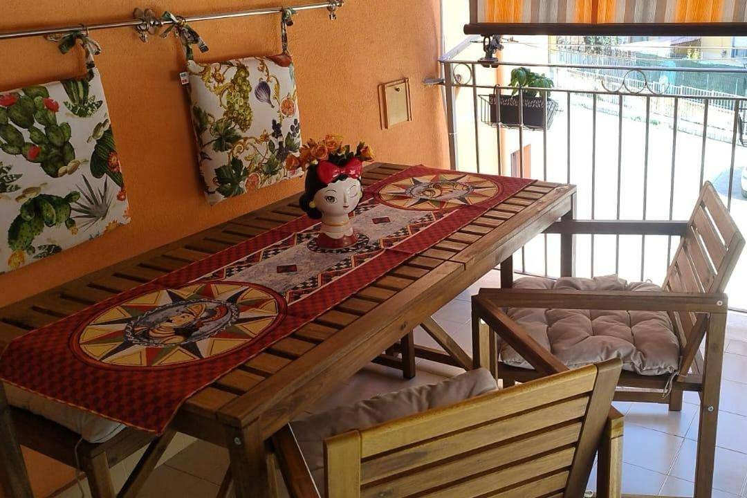 Appartement entier, Capaci Paradiso del mare, appartamento con 2 camere da letto, balcone, vicino a mare, metro e aeroporto Palermo in Capaci, Province de Palerme