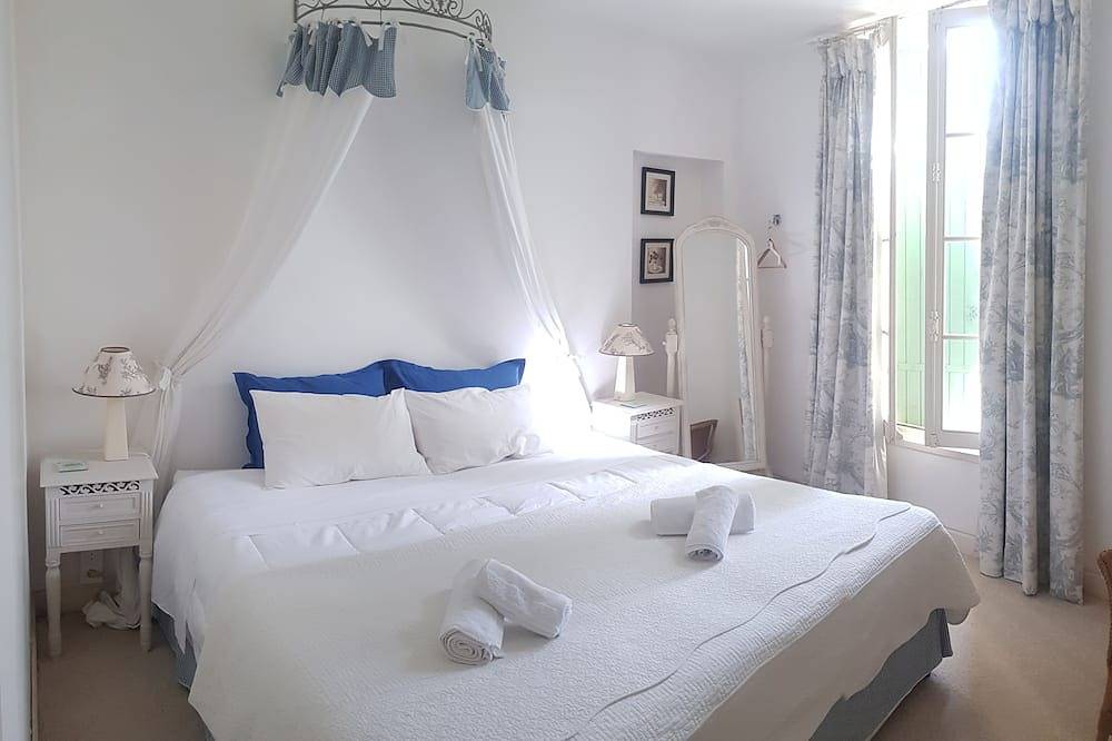 Très belle maison de charme avec grande piscine chauffée proche de Saint-Emilion in Lussac, Région de Libourne