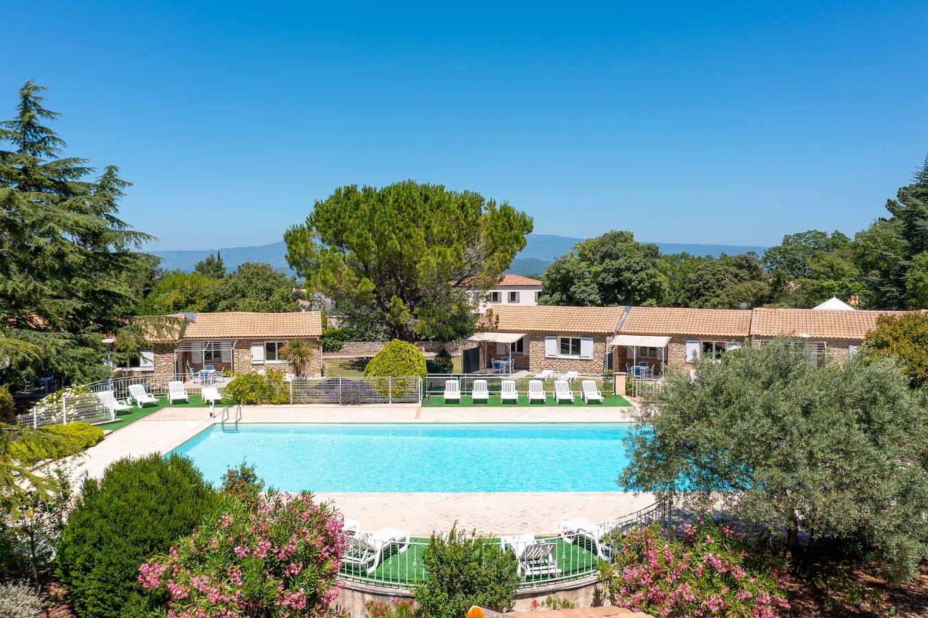 Stone Residence in the Heart of Provence in La Roque-sur-Pernes, Vaucluse