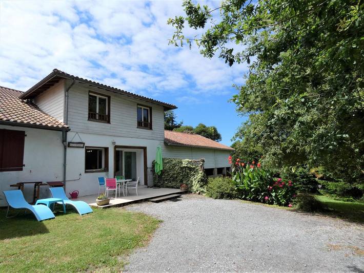 Gîte pour 4 personnes, avec Terrasse ainsi que Jardin et Vue