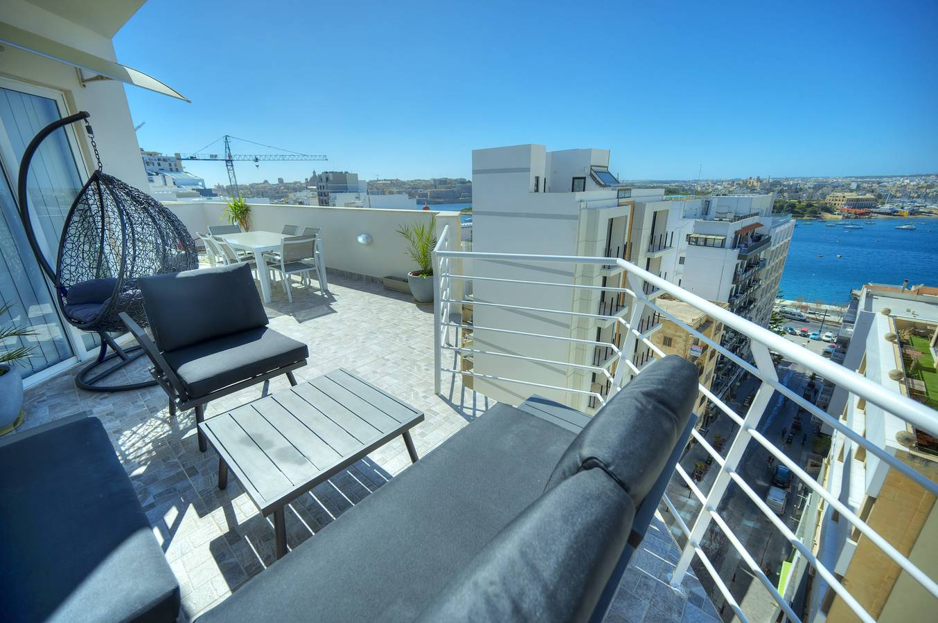 Appartamento intero, Appartamento vacanze per 6 persone con terrazza in Sliema, Isola di Malta