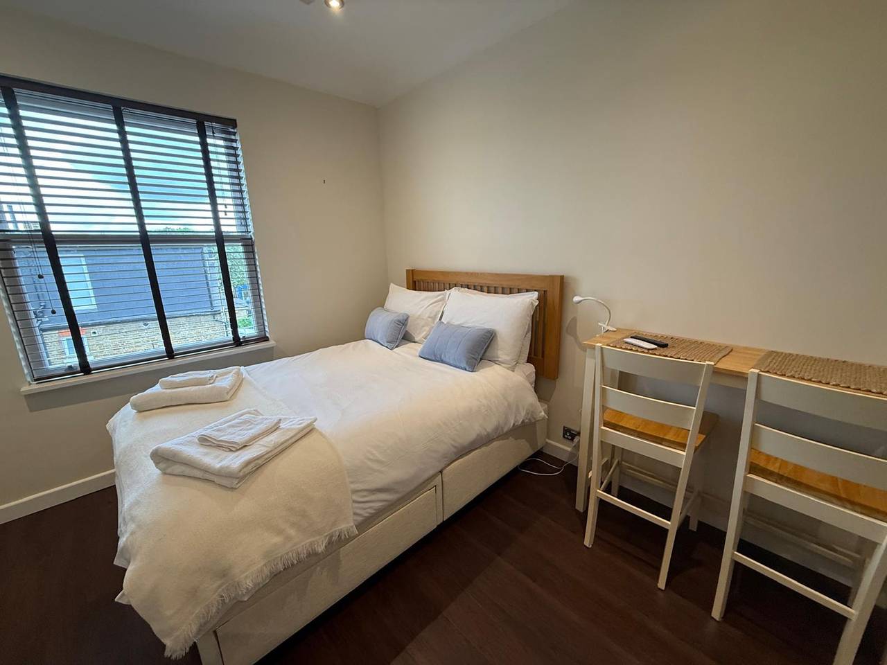 Ganze Wohnung, Pass the Keys | Modern Elegant Studio 20 Minutes to Central London in Richmond an der Themse, London
