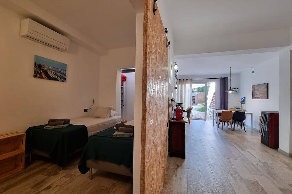 Playa de Palma, Villa con jardín privado a 2 minutos de la playa . in Can Pastilla, Palma