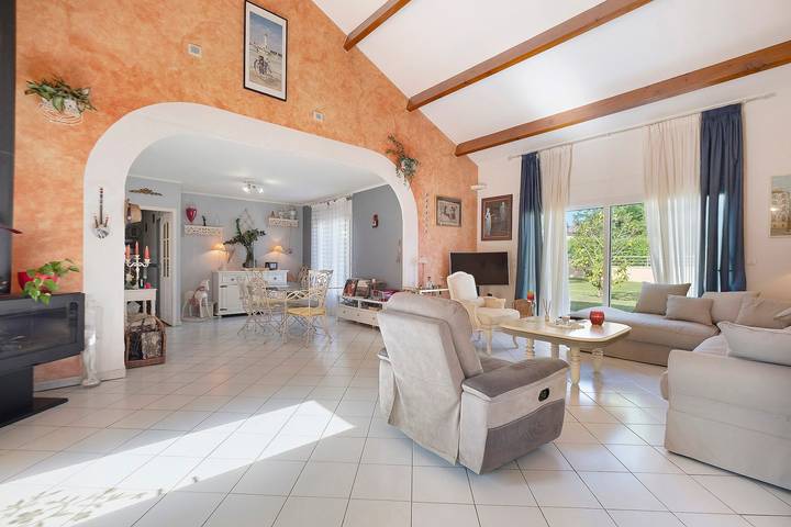 Casa de vacaciones «Les Hauts De Belette» con piscina privada, Wi-Fi y aire acondicionado in Coulounieix-Chamiers, Périgord Blanc