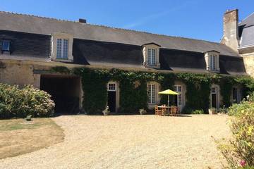 Gîte pour 9 personnes, avec jardin à Saint-Pavace