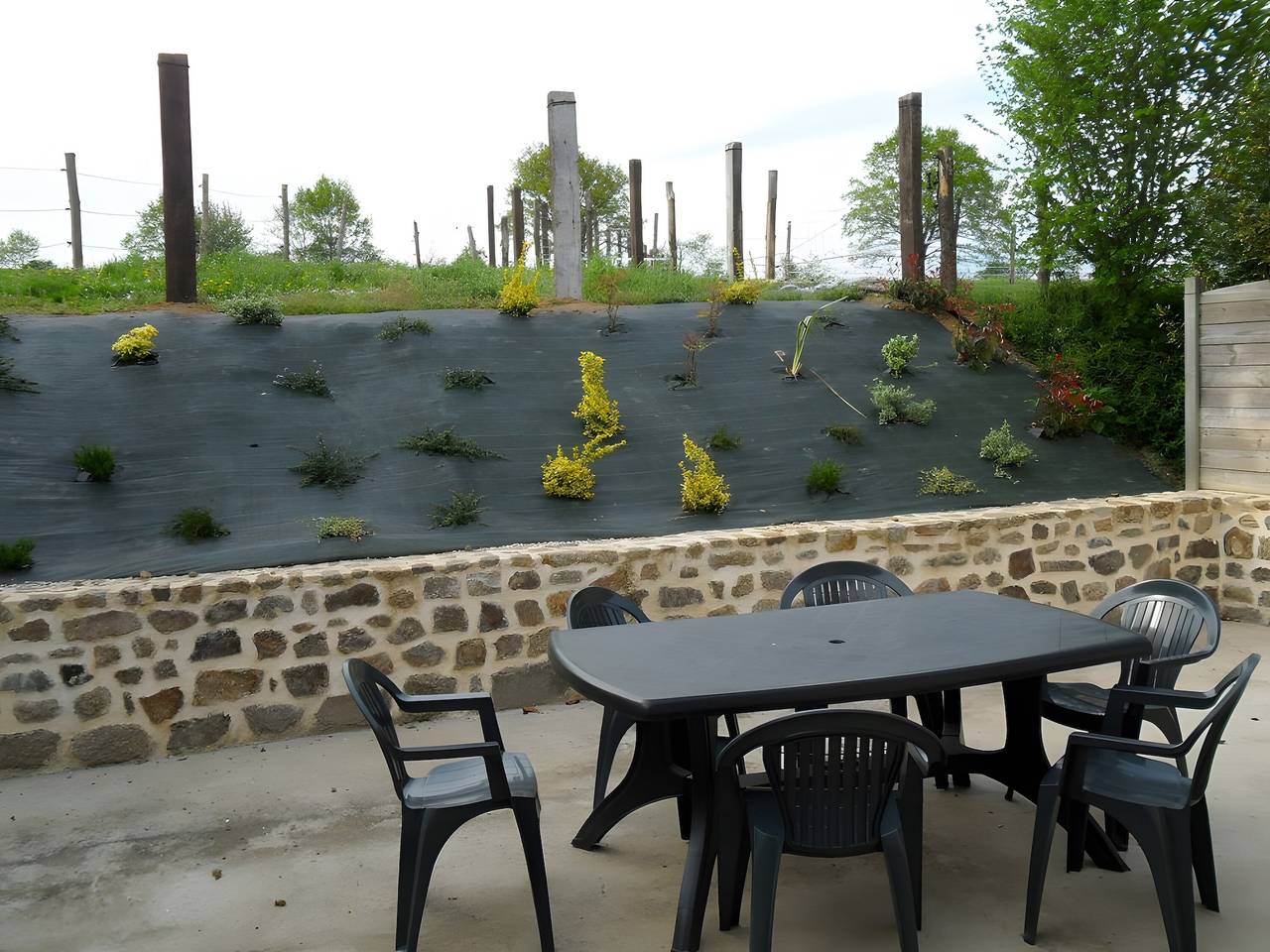 Gîte de la Haie Bourgère : maison de vacances avec terrasse privée et Wi-Fi in Moulay (Mayenne), Mayenne