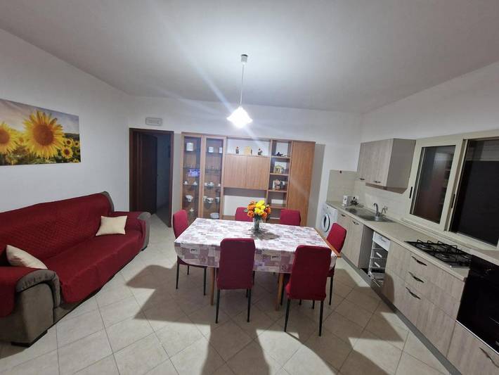 Casa vacanza per 6 persone, con giardino e panorama, adatto a famiglie con bambini in Triscina