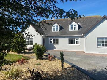 Gîte pour 8 personnes, avec jardin et vue à Clonakilty