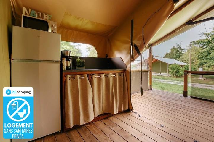 Tente pour 5 personnes, avec bassin pour enfant ainsi que sauna et jacuzzi dans le Morbihan - 2